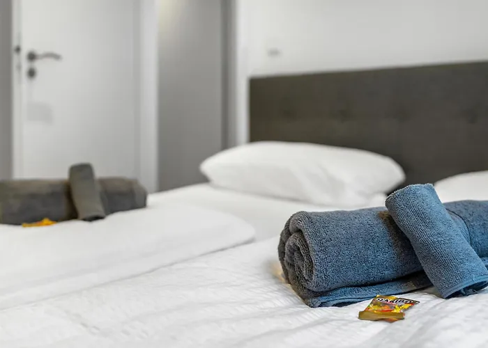 Modern Right In Trendy Agnesviertel * קלן