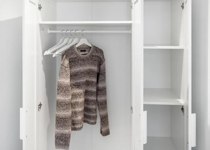 Modern Right In Trendy Agnesviertel