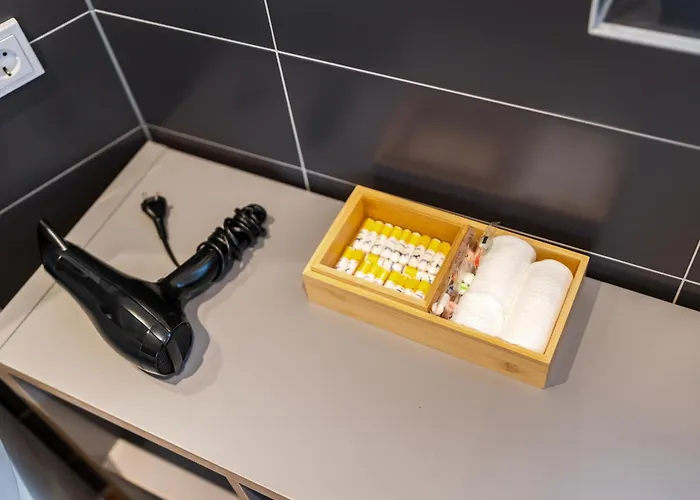 Modern Right In Trendy Agnesviertel * קלן