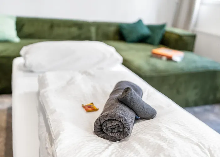 Modern Right In Trendy Agnesviertel Niederdorla