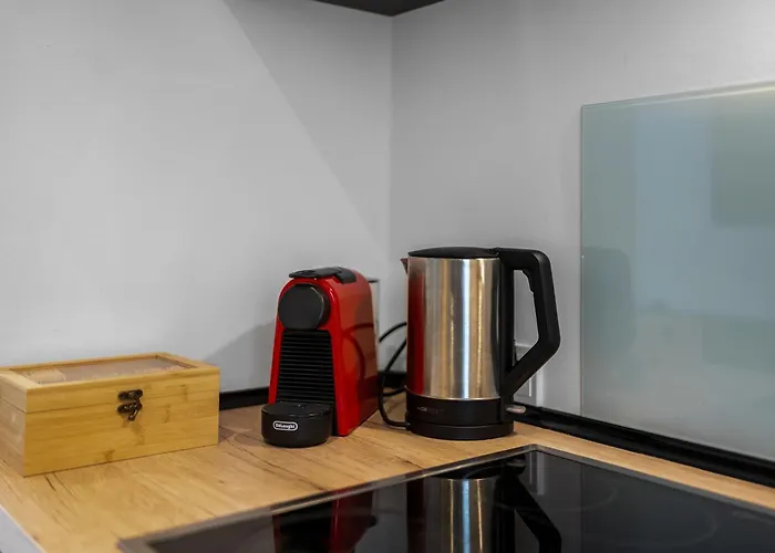 Apartamento Modern Right In Trendy Agnesviertel